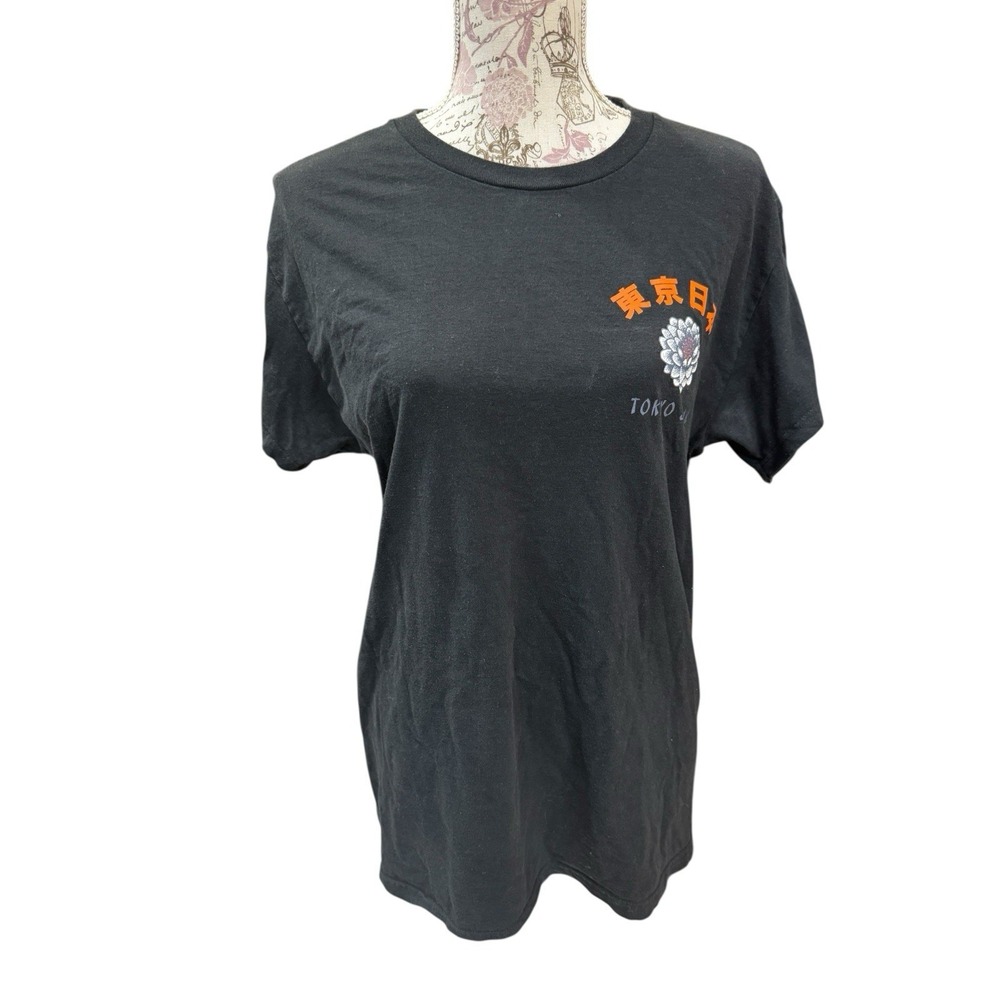 Vintage Tokyo Graphic T-shirt Size Medium
